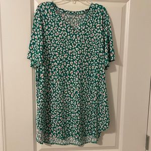 Cheetah print vneck top